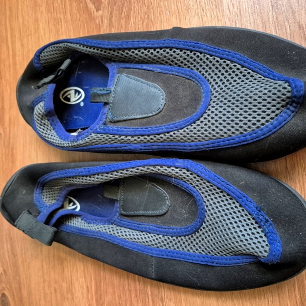 Pacific Dreams Black and Blue Water Shoes